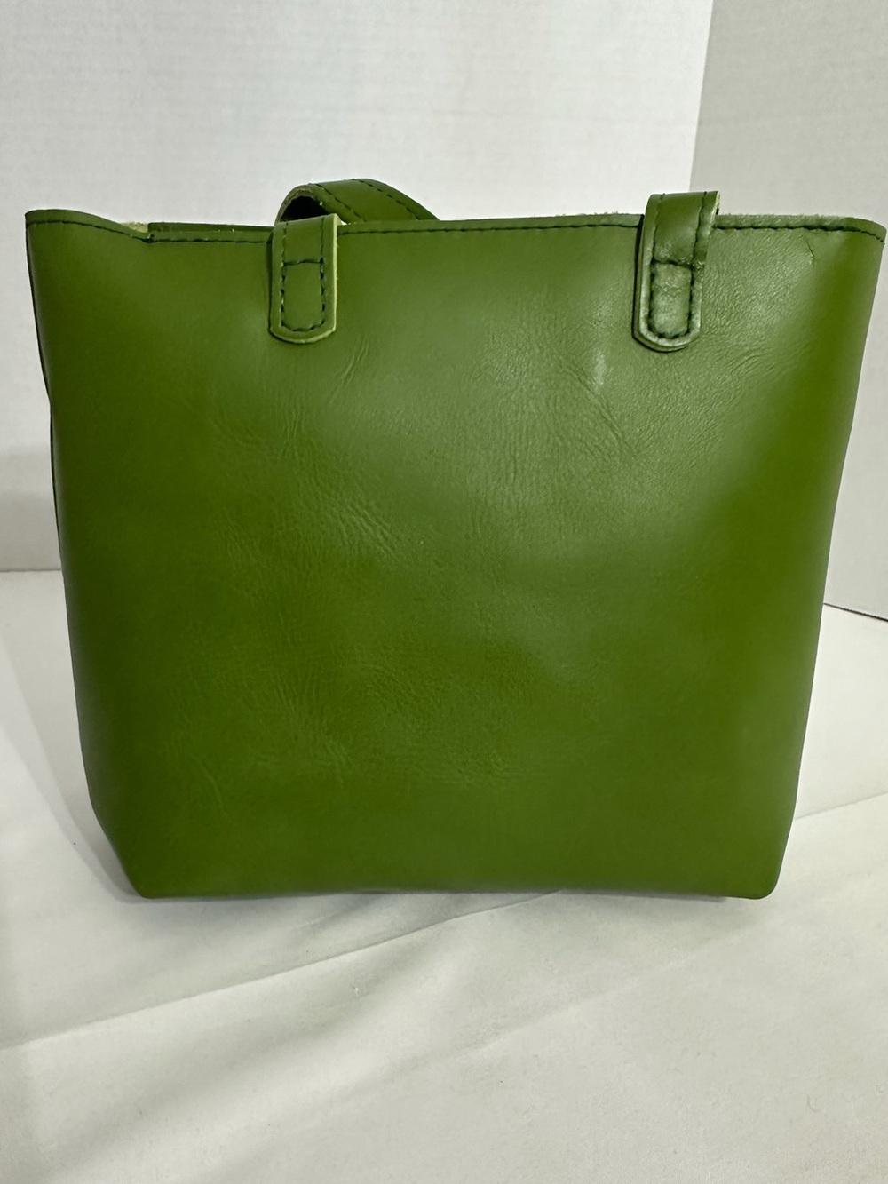 NEW Portland Leather Goods Mini Crossbody Leather Zip Top in Color Green Apple - Picture 4 of 12